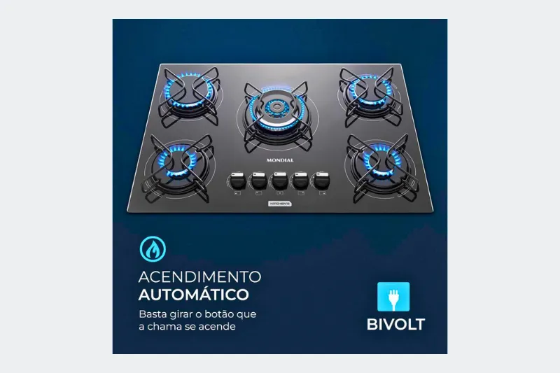 Cooktop Mondial 5 bocas com mesa de vidro preto e chamas azuis acesas