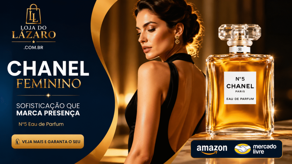 Mulher elegante ao lado de frasco de Perfume Chanel N°5 em ambiente dourado.