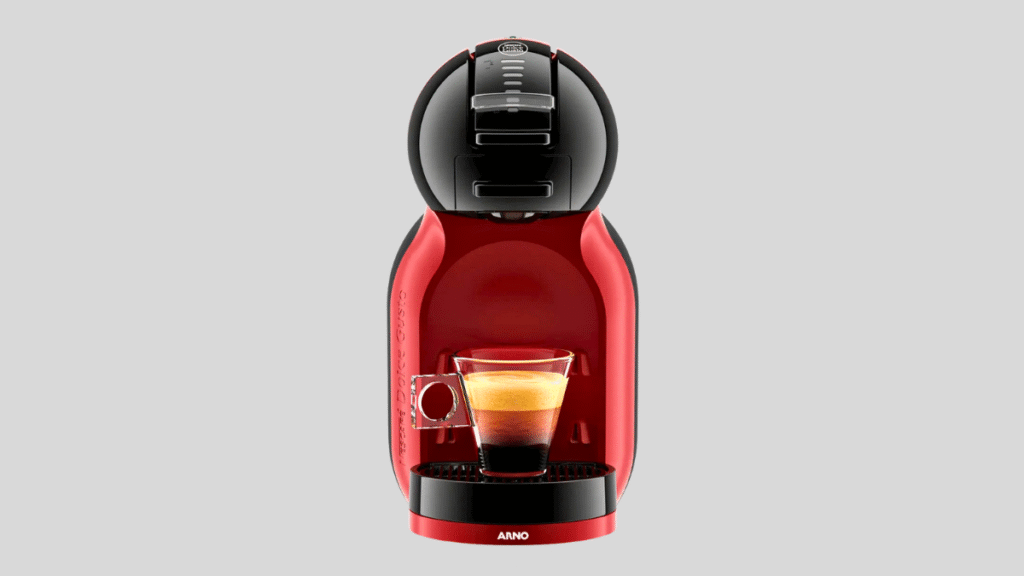 Cafeteira Nescafé Dolce Gusto Mini Me vermelha vista frontal.