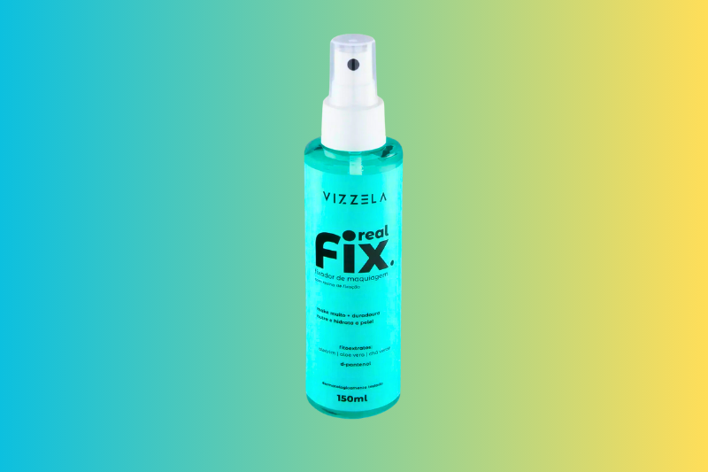 Spray fixador de maquiagem azul em fundo degradê.