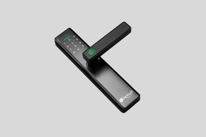 Ilustração de uma fechadura eletrônica de sobrepor na cor preta com detalhes em cinza, apresentando design em forma de L